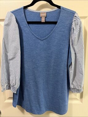 Chico's Size 2/women’s 12 Blue V-Neck Top with Blue-White Striped Puff Sleeves